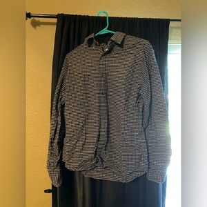 Men’s medium GAP black and gray button up shirt